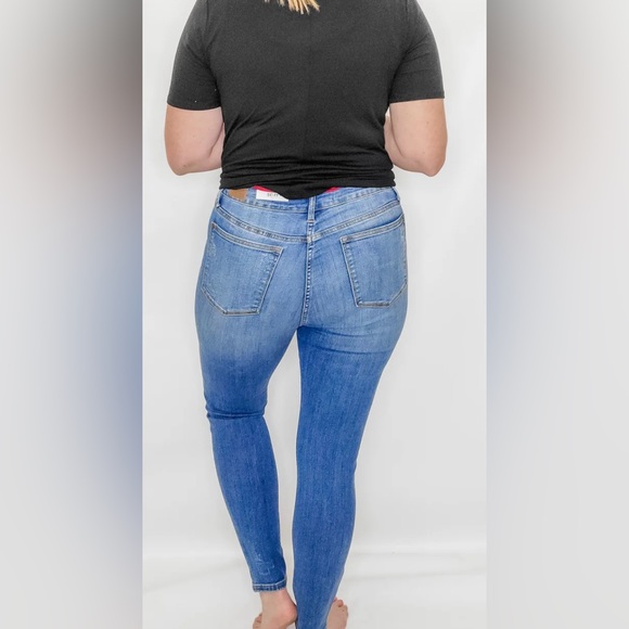 NWT Judy Blue High Waist Skinny Fit Blue Denim Jeans  w/Lemon Patches Womens 16W - Picture 2 of 8
